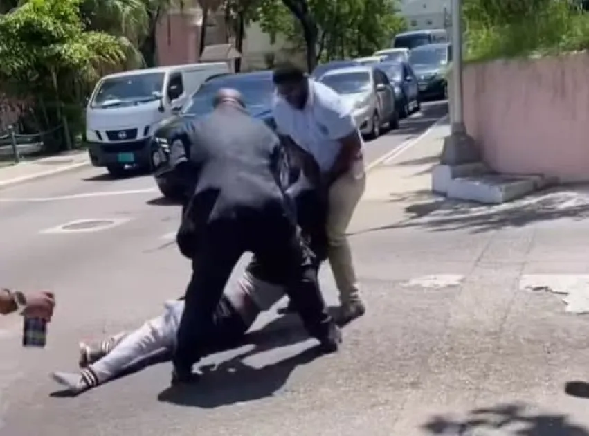 The man has been identified as Jamaican national Jarvin Green, also known as ‘Yardy,’ who was forcibly pulled by two officers into a nearby van on the road.