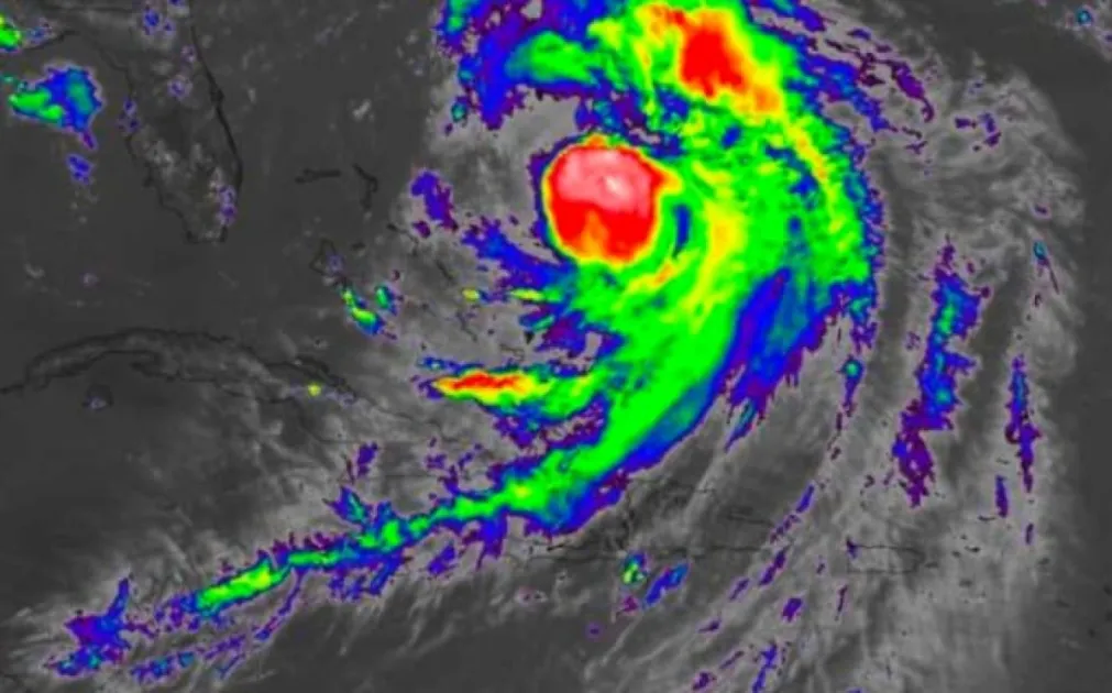 Hurricane Erin’s centre was located near 26.1°N latitude and 72.5°W longitude.