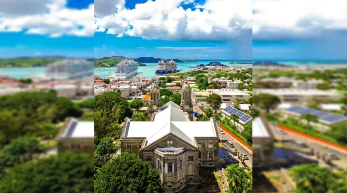 Celebrity Reflection arrives in Antigua and Barbuda with 3046 passengers