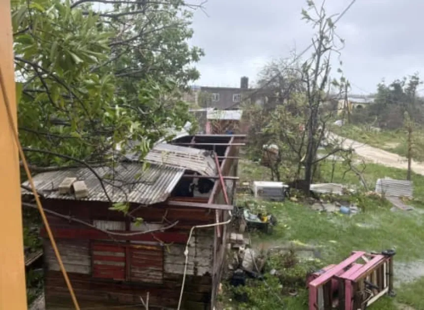 Motorists had to wait for long hours as they made their way home after purchasing fuel. 