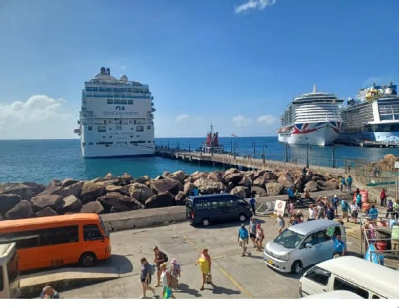 The first cruise vessel of the day, Bermuda-registered Arvia, docked with 5,254 passengers and 1,692 crew members.