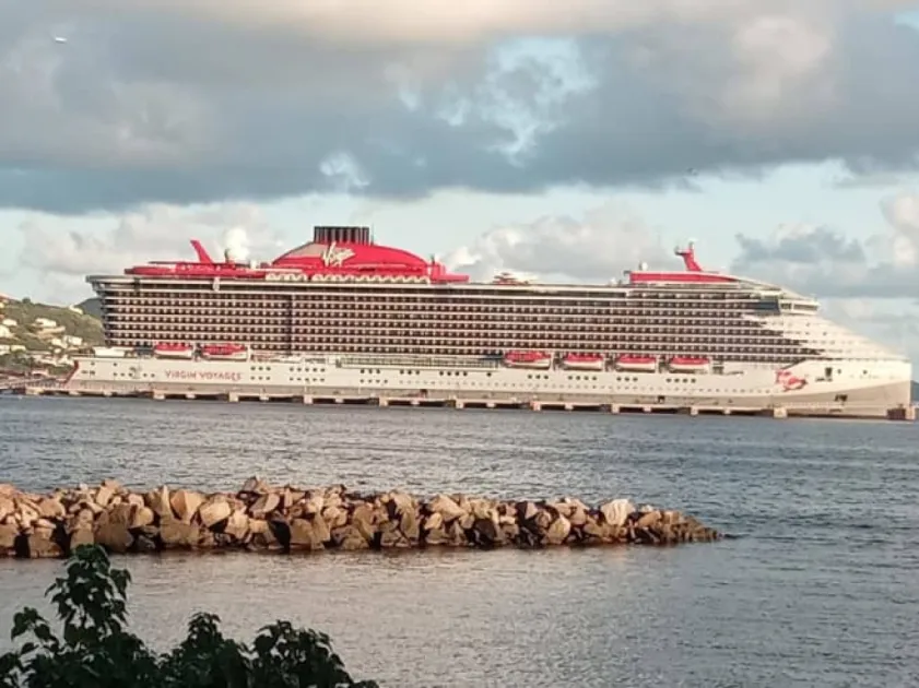 The arrival of the three vessels brought the total number of cruise passengers for the week to more than 32,000 from 16 ships.