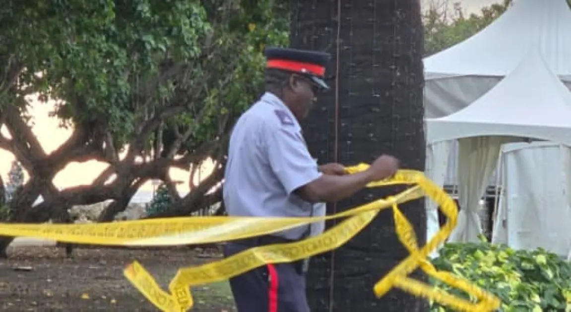 Barbados: Unidentified Man found dead in newly erected kiosk 