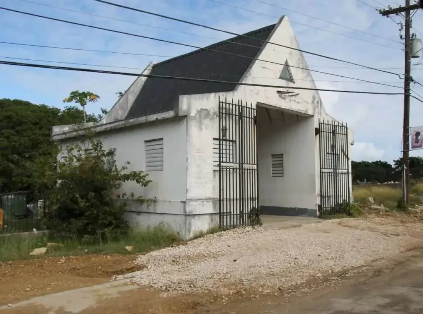 The government of Antigua and Barbuda has announced that St. John’s Public Cemetery will close to new burials by the end of March 2026 after reaching full capacity, though families with existing plots will still be permitted to bury relatives there.