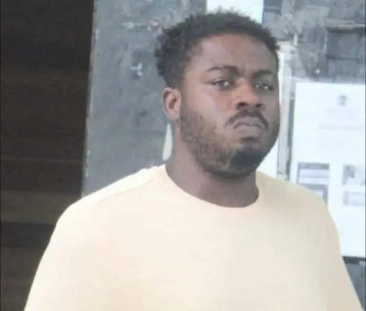 Belize: Man charged after attempting to stab girlfriend over $10 in daylight incident