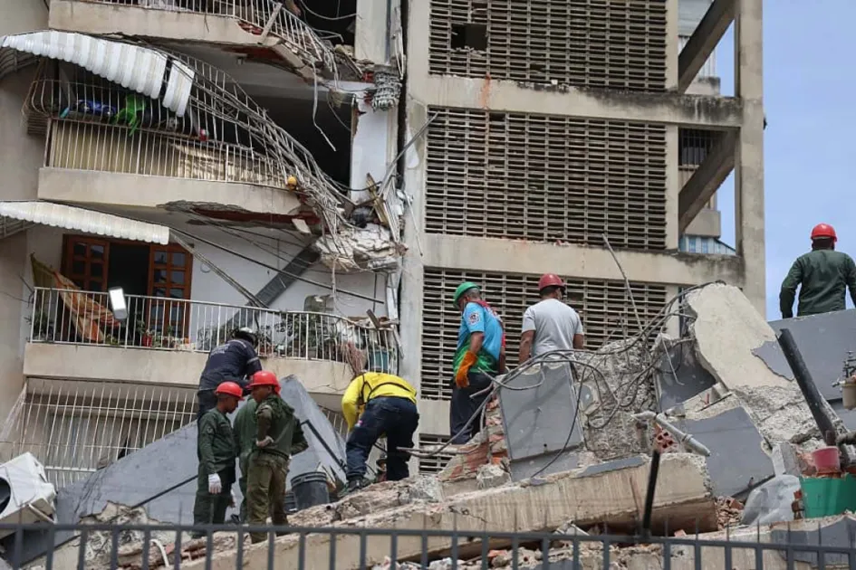 The latest earthquake was felt across northern Venezuela as rescue teams continued searching for survivors following the devastating twin earthquakes that killed more than 900 people.