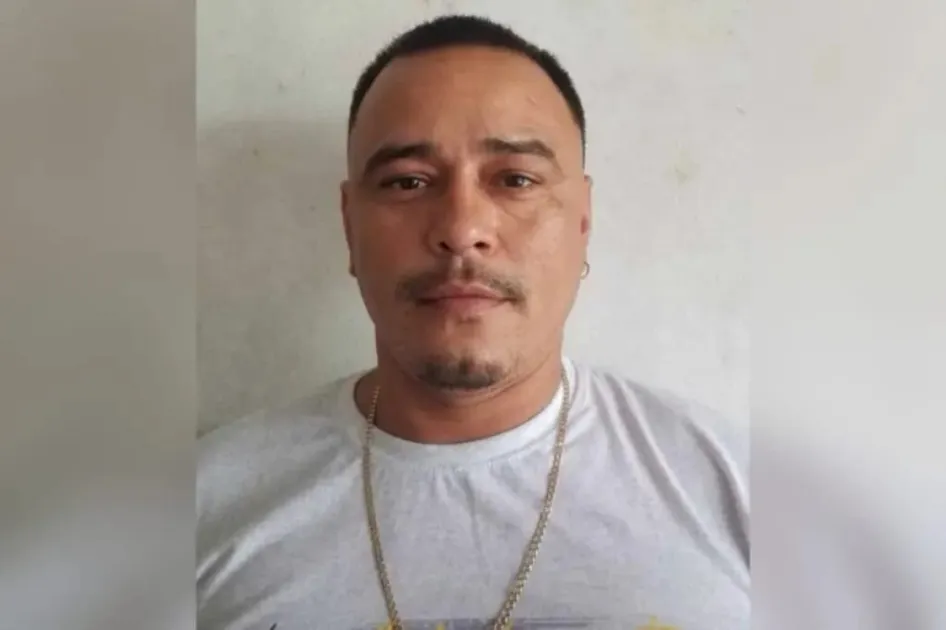 Police are investigating two separate murders in Belize, with detectives pursuing leads in Orange Walk while probing a group-related shooting in Belize City.